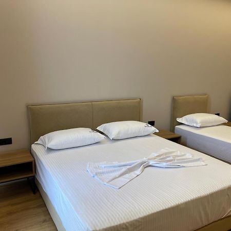 Dia Mare Deluxe Aparthotel Vlorë Exteriör bild