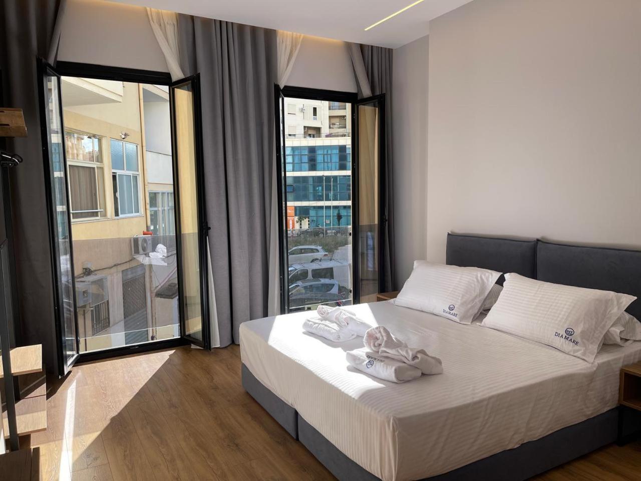 Dia Mare Deluxe Aparthotel Vlorë Exteriör bild