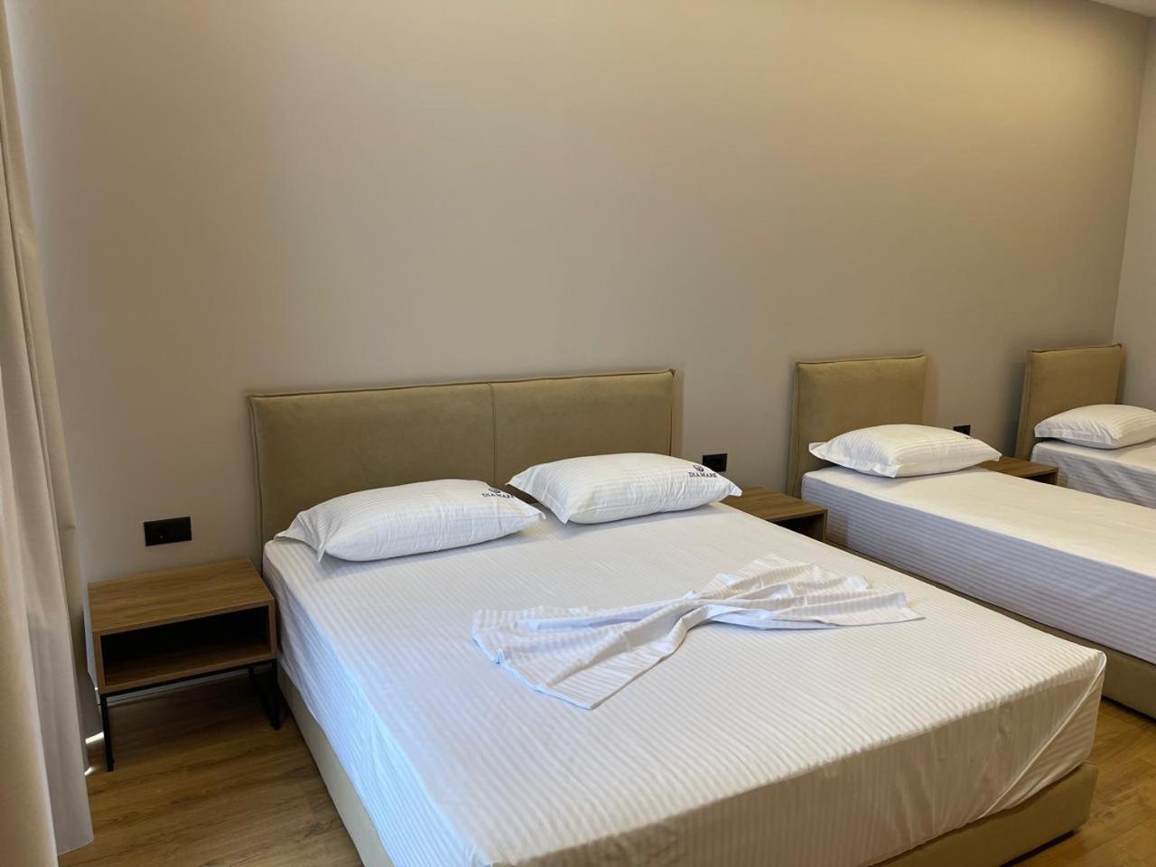 Dia Mare Deluxe Aparthotel Vlorë Exteriör bild