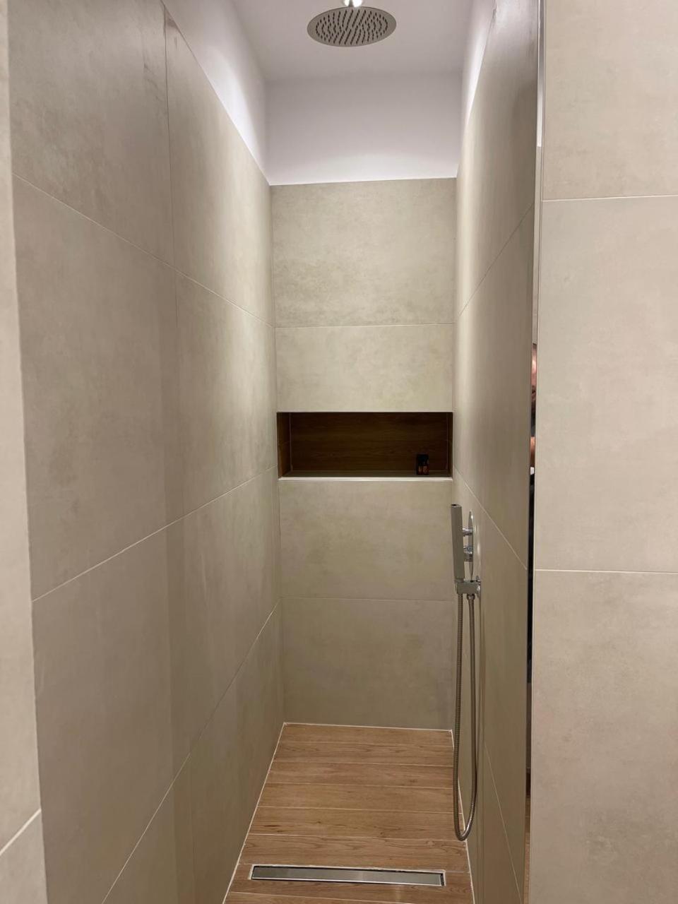 Dia Mare Deluxe Aparthotel Vlorë Exteriör bild