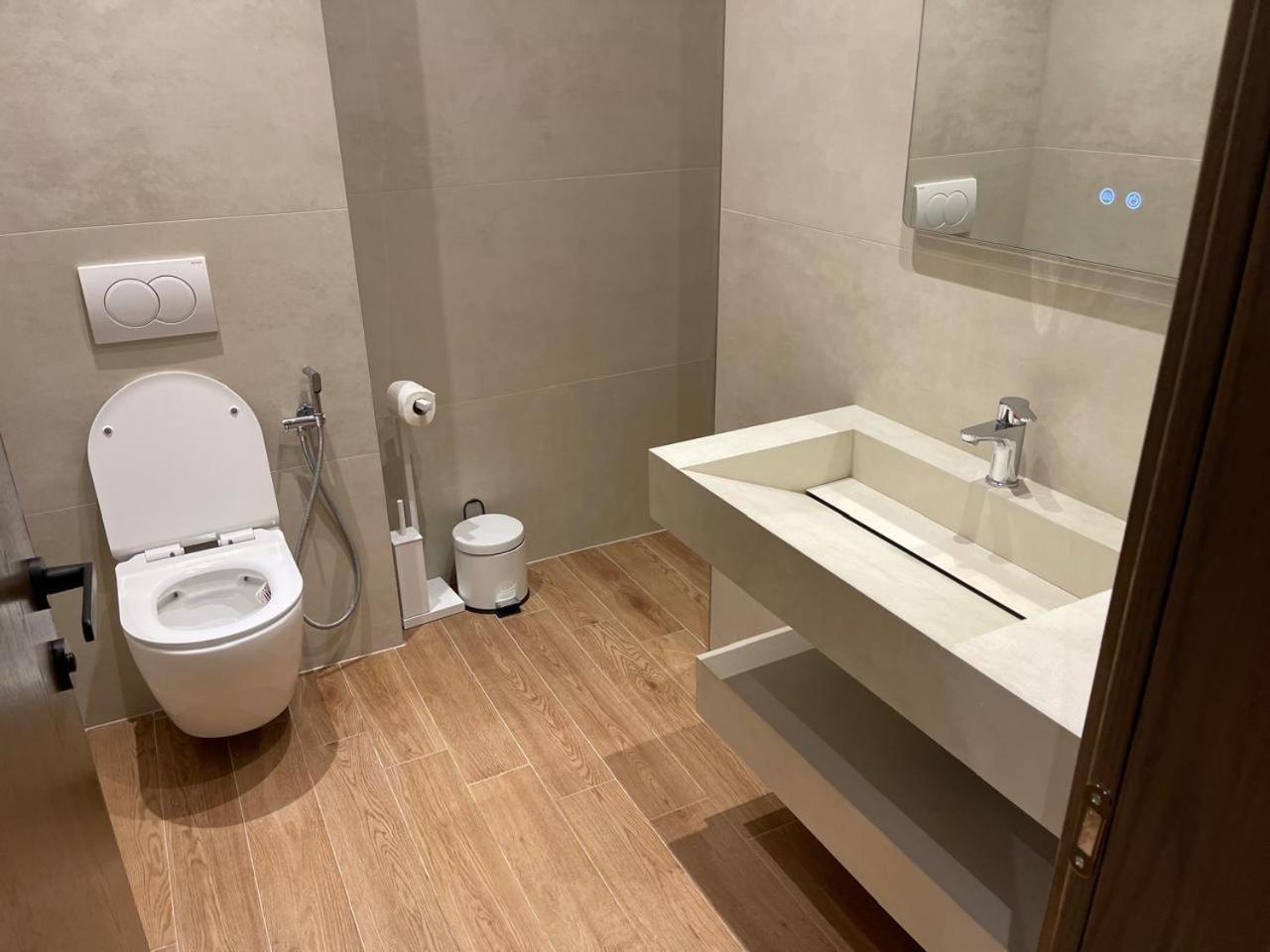 Dia Mare Deluxe Aparthotel Vlorë Exteriör bild