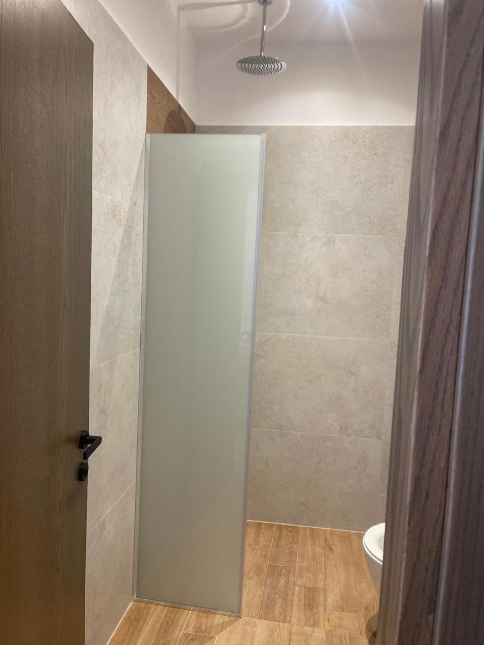 Dia Mare Deluxe Aparthotel Vlorë Exteriör bild