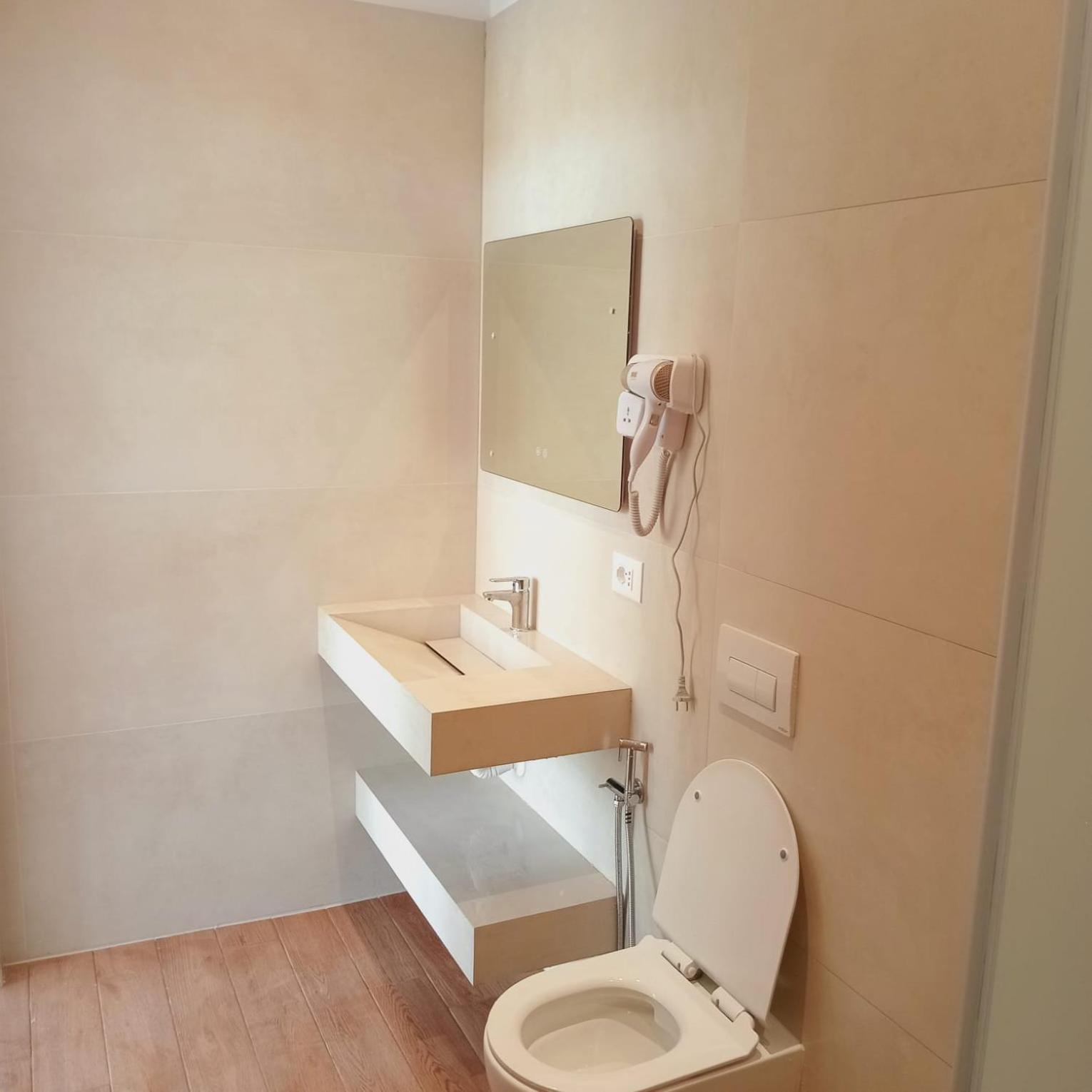 Dia Mare Deluxe Aparthotel Vlorë Exteriör bild